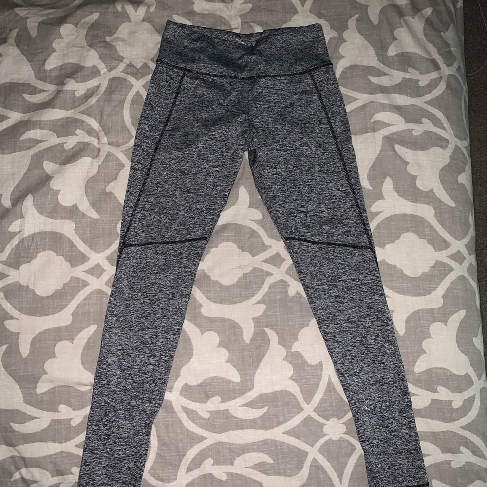 COTTON ON active leggings Size S